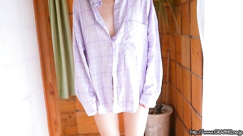 Graphis Gals – Uta Hibino 響乃うた Refreshing Smile Clip 03