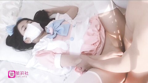 清纯可爱邻家美少女『小敏儿』✅萌妹少女跳蛋情绪中出，白丝长筒袜性感美腿抗肩爆炒小蜜穴，清纯少女酥到骨头里