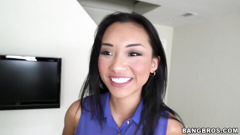 Alina Li This Amateur Asian Swallows Everything Bmf