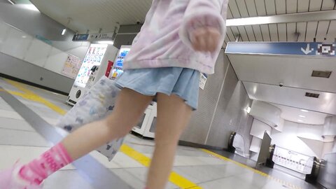 NEOS-010 Tsutomu 10 A Beautiful Girl Who Likes To Draw Is Followed By A Tasting On A Train, And Then Taken...