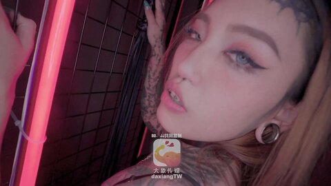 大像传媒之首發歐美感超重的分舌女