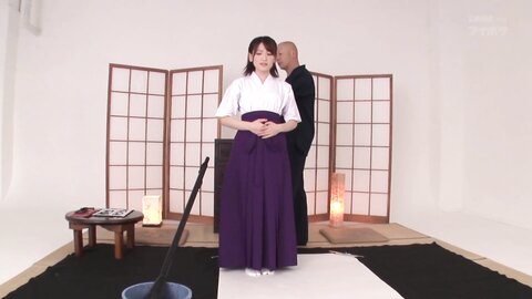 IPZ-748 [Uncensored] Real Life Voice Actress Gets Turned Into A Totally Adorable Cosplayer - Then Fucked And Given Her...