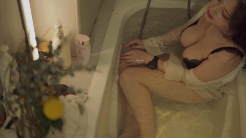 樱晚gigi -  洗澡