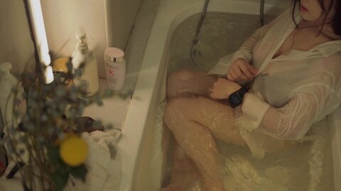 樱晚gigi -  洗澡