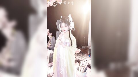 爆机少女喵小吉 - 如梦令 Video (1)