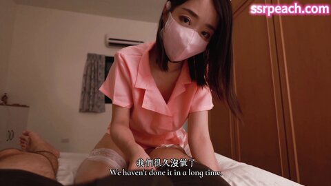 台湾清华大学外文系臀后健身教练「Ellie」Of剧情私拍 性感护士护理受伤阿伯惨被内射