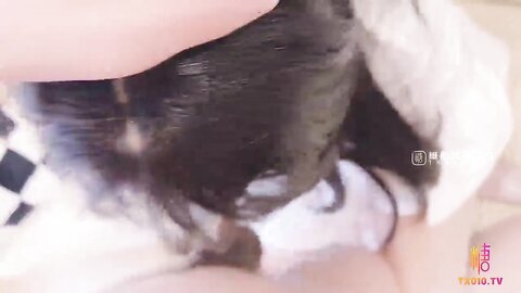 清纯可爱邻家美少女『小敏儿』✅威胁同父异母的18岁妹妹做爱，纯欲白丝大长腿太勾人了，被操爽了白浆直流