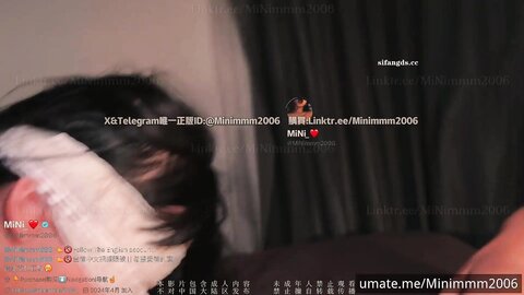 ⚫️⚫️最新9月收费精品，超人气虐调女神【Mini】金主定制特别版，蕾丝白袜萝莉靴2
