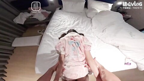 后清纯反差少女『Lt软软兔』✅Jk萌妹 没想到妹妹这么骚，被内射后深喉口爆 精液射满骚嘴流出