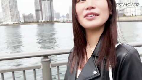 4550238 50%OFF!*First quantity limited*[Amateur, Nakadashi]****zynxzjo* Minami, 22 years old, office worker too cute who met on an app★Fellatio outside during a date★Naked cumshot and face shot at a hotel.
