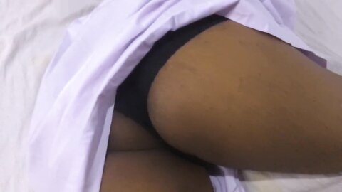 ඉස්කෝලේ ඇරිලා ගෙදර එනකොට එයාව අල්ලගත්තා Sri Lankan School Girl Hard Fuc
