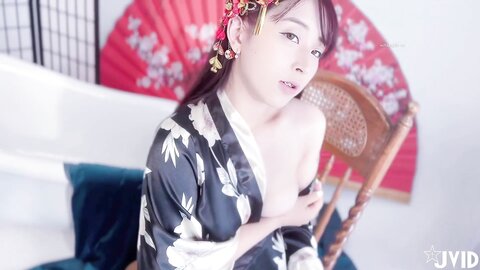 【Jvid重磅】，S级女神模特，【黛娜来了】，大尺度视图，御姐风大长腿，C罩杯配上无毛粉穴，让人看了把持不住