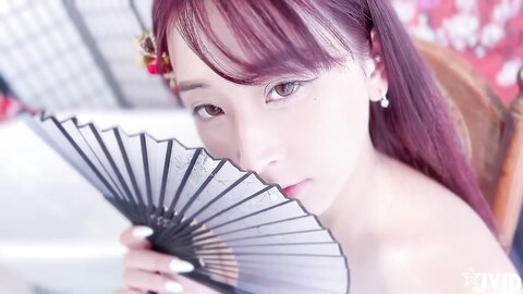 【Jvid重磅】，S级女神模特，【黛娜来了】，大尺度视图，御姐风大长腿，C罩杯配上无毛粉穴，让人看了把持不住