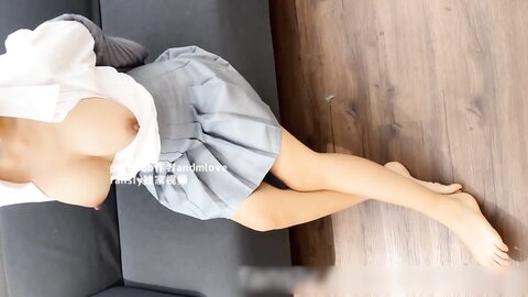 优雅气质尤物御姐女神✅百褶裙性感小白领趁午休时间偷情，时间太极衣服来不及脱直接 掀起小裙子后入小蜜穴