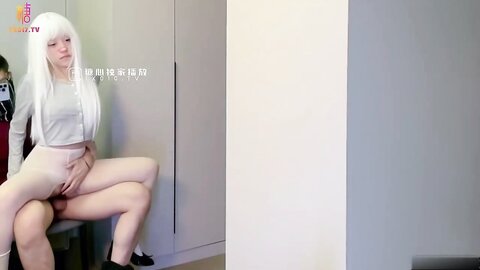 漂亮白丝清纯美眉 自己扒开进去 啊太爽了再快一点操死我 上位骑乘啪啪打桩 被大肉棒无套输出 内射