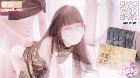 香蕉秀xjx202清纯可爱的姐姐夺走弟弟的第一次