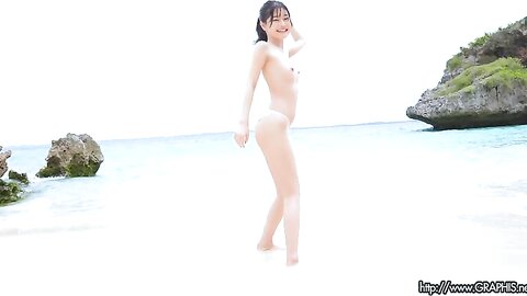 Graphis Gals – Uta Hibino 響乃うた Refreshing Smile Clip 05