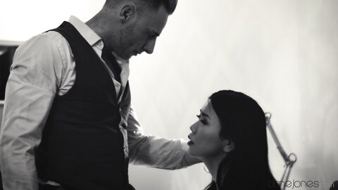 Jilted Wife Seeks Private Dick