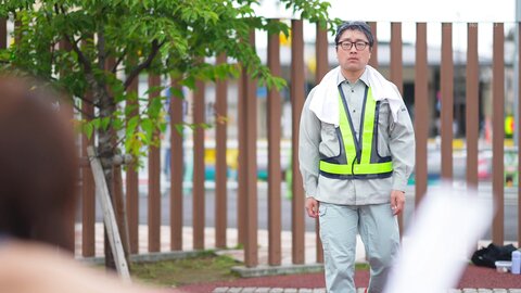 START-204 [4K] How A Street Musician In Front Of A Train Station And A Sweaty Old Man At A Construction Site Came...