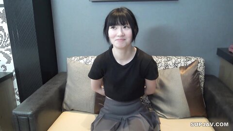 FC2PPV-4560817 [色白／スレンダー]**pzzyxqx*z* １年ぶりにナマ中出しＳＥＸをした美容が./くせ./いは、肌を赤くさせて身悶える。