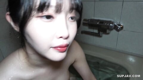 4573844 [nothing]**pzzyxqx*z* Cute pale woman with a small face! She`s a little girl with a cute little face and a pretty white face! She`ll forgive you anything!
