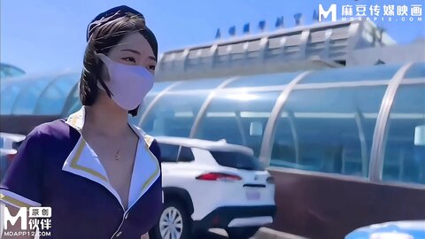 三只狼SZL-016在机场迷路遇到了热心的空姐