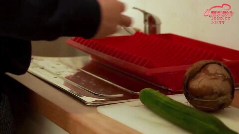 精东影业JDYG024骚货女室友与我的水果发生奇妙连接