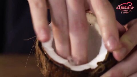 精东影业JDYG024骚货女室友与我的水果发生奇妙连接