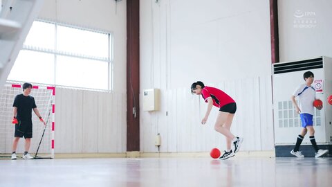 EBWH-177 Real Athlete With Sharp Abs, Slim And Beautiful Big Breasts, And Inexhaustible Sex Stamina, Cocomi...