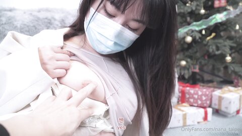 Onlyfans极品白虎网红小姐姐Nana 忘带钥匙的姐 我穿丝袜好看吗