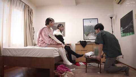 HUNTC-262 A Runaway Girl On A Waiting List Says, I'll Let You Stay At My House, Invites Her To Her Hom...