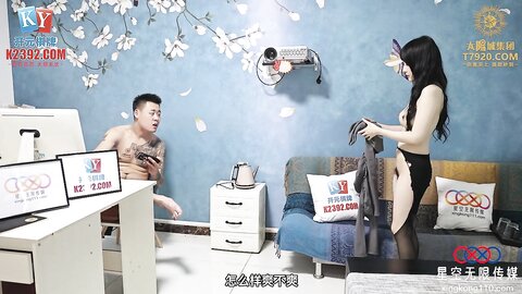 星空传媒XKKY025办公室暴力抽插老板的骚逼女秘书