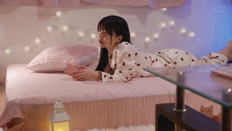 MOON-035 [4K] Last Breast Seduction Train - F-Cup Beautiful Girl And F-Cup Beautiful Girl In An Empty Car Alone...