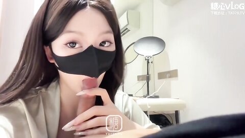 巨乳美女 啊慢一点 皮肤白皙身材丰腴 乳交足交 白虎粉鲍被无套输出 操喷了 内射
