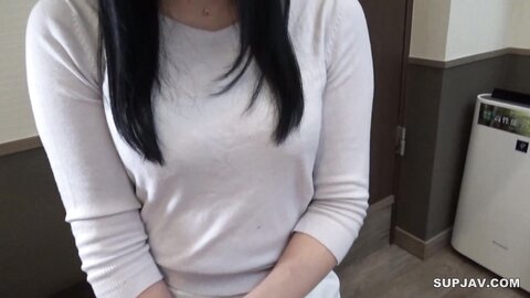 4581984 60% OFF!** 60% OFF until 8 December*[face]****zynxzjo* [oral ejaculation x 2] A married woman who is also the ha-ha of two ***ren, *** to run a dry-cleaning business that her husband started in a