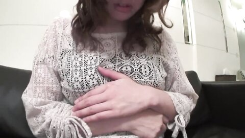 Horny Asian Girl Doing Deepthroat