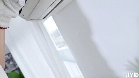 [JVID] 果寶寶 - 氣質短發嫩模-性感迷人管道維修工,被業主襲胸