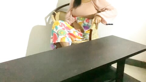 බොස්ව දැලේ දාගෙන කර ගත්ත දේ Went To The Hotel With The Boss To Get The