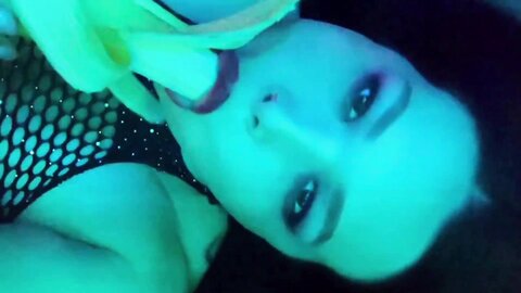 Hot Brunette Is Horny And Want To Sucks Cock But She Havw Only Banana