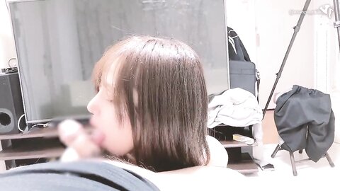 A Handsome Amateur Japanese Girl Who Wants To Squeeze Semen Out Of Her