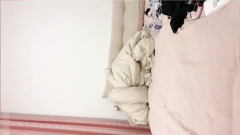 模特嘉嘉诱惑特写自慰，高颜值白皙酮体，搔首弄姿很诱人