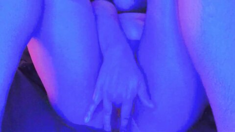 Busty Blonde Get Fingers Un Her Pussy