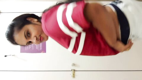 ශ්‍රී ලංකා Beautiful Big Boobs Girl Masturbating In Shopping Mall Bath