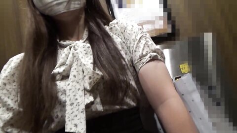 4587874 [JD, an 18-year-old aspiring idol who just moved to Tokyo and applied for a job without knowing that she was going to be filmed for an H-movie, quickly gets completely naked and ends up getting a deep