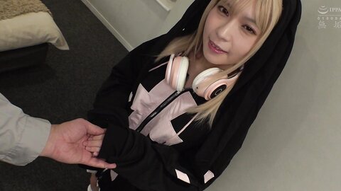 MUKC-084 Moe Sleeves, Slender, Beautiful Legs, Unlimited Nakadashi (Nakadashi), Fucking An Obedient Cosplay...
