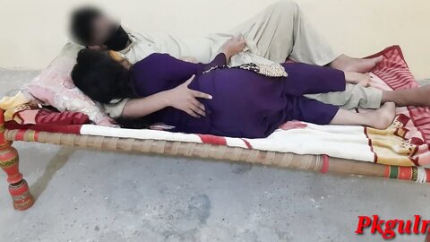 देवर ने भाभी को अपने ऊपर लिटाया और भाभी को हिंदी ऑडियो में चोद