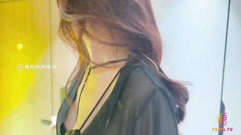 ✨无套中出狂操极品C奶胴体长腿黑丝女Dj无毛神鲍，“操死我吧操死我这个小贱货”淫语骚叫不