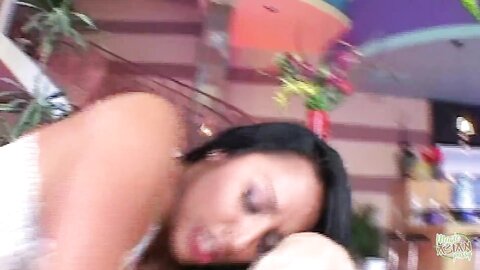Deepthroating His Huge White Cock Made The Naughty Jasmine Desperately Want Him Inside Of Her