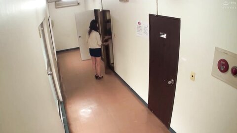 The Neighbor Wife Wears Short Skirts Looks Horny Seems Like Shes Not Having Sex With Her Band