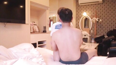 4600071-4 1 vidéo bonus disponible [enregistrement brut]**pzzyxqx*z** Une femme de ménage* s`est fait baiser à l`intérieur par son oncle et n`a cessé de se déhancher au rythme de la musique*.